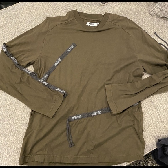 Moschino - Picture 1 of 3